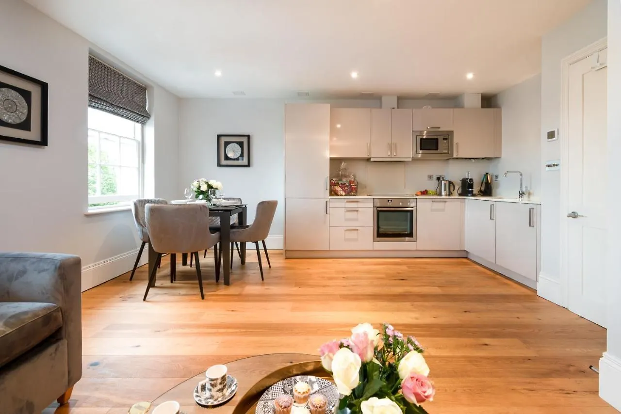 Bath Circle Apartment